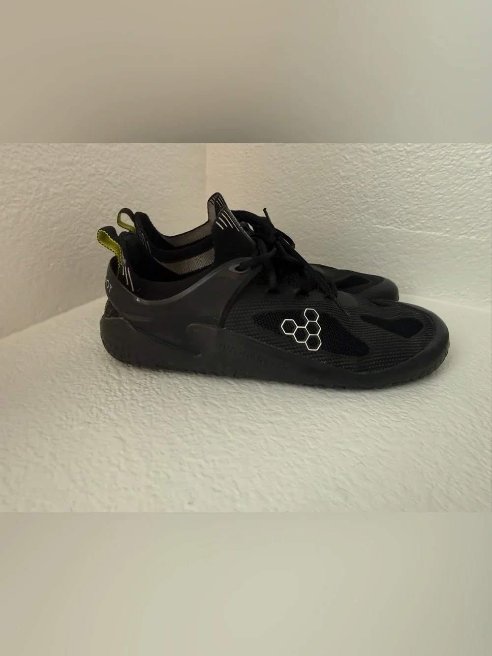 Vivobarefoot Motus Strength – Black